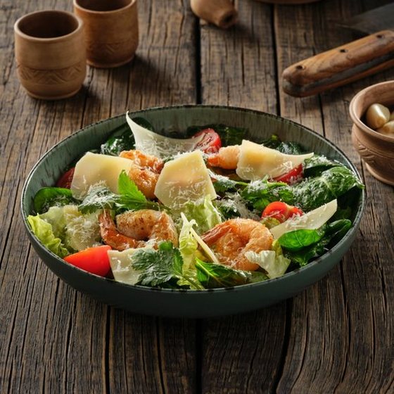Salad with prawns — Хинкали бабушки Нино, Ташкент